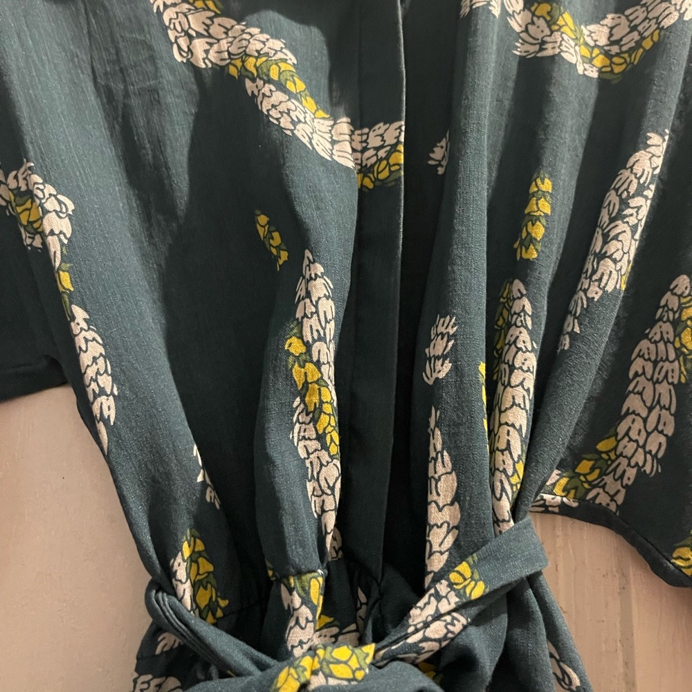 Kahulalea lei print romper Jumpsuit medium - Picture 4 of 5